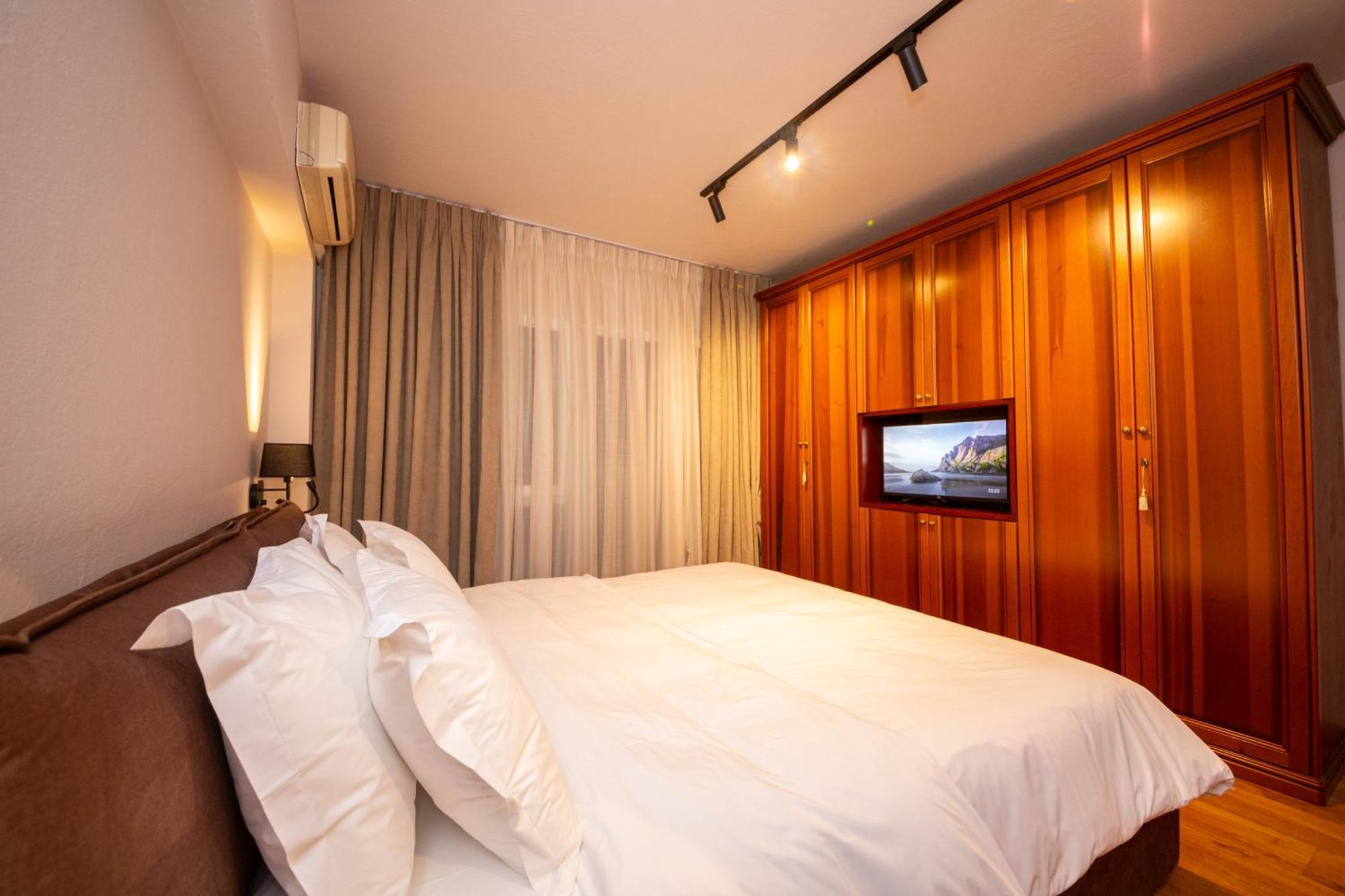 Blloku Unique Apartments 3 Тирана Екстериор снимка