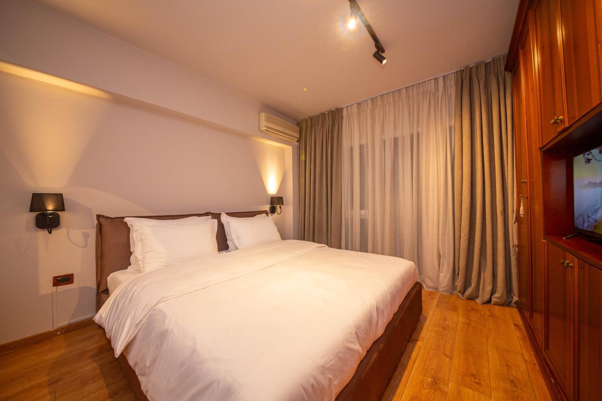 Blloku Unique Apartments 3 Тирана Екстериор снимка